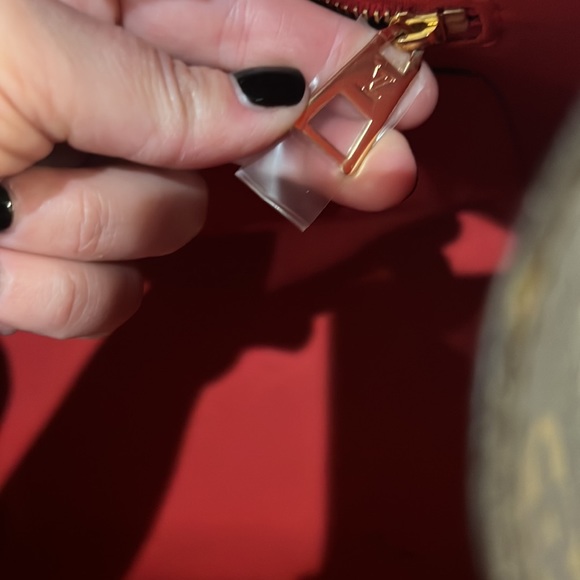 Louis Vuitton On-The-Go MM - Picture 9 of 16